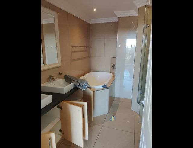2 BEDROOM APARTMENT FOR SALE IN POINT WATERFRONT
